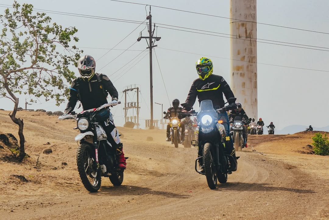 inside a town between two big buildings